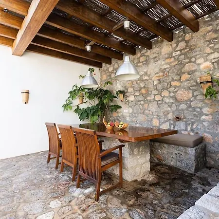 Villa Alethea *